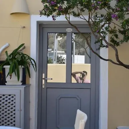 Ersi Fira (Santorini)