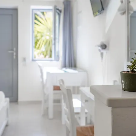 Ersi 3* Fira (Santorini)