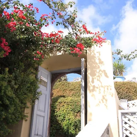 Ersi 3* Fira (Santorini)